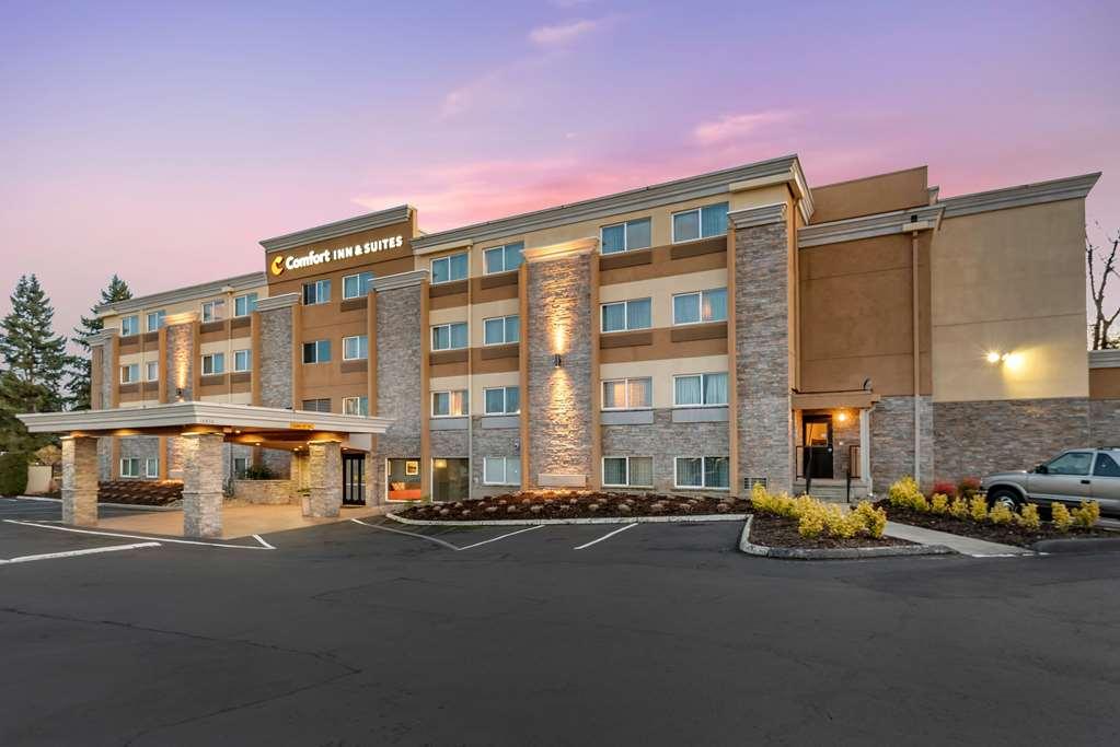 Comfort & Near Washington Square Hotel Tigard